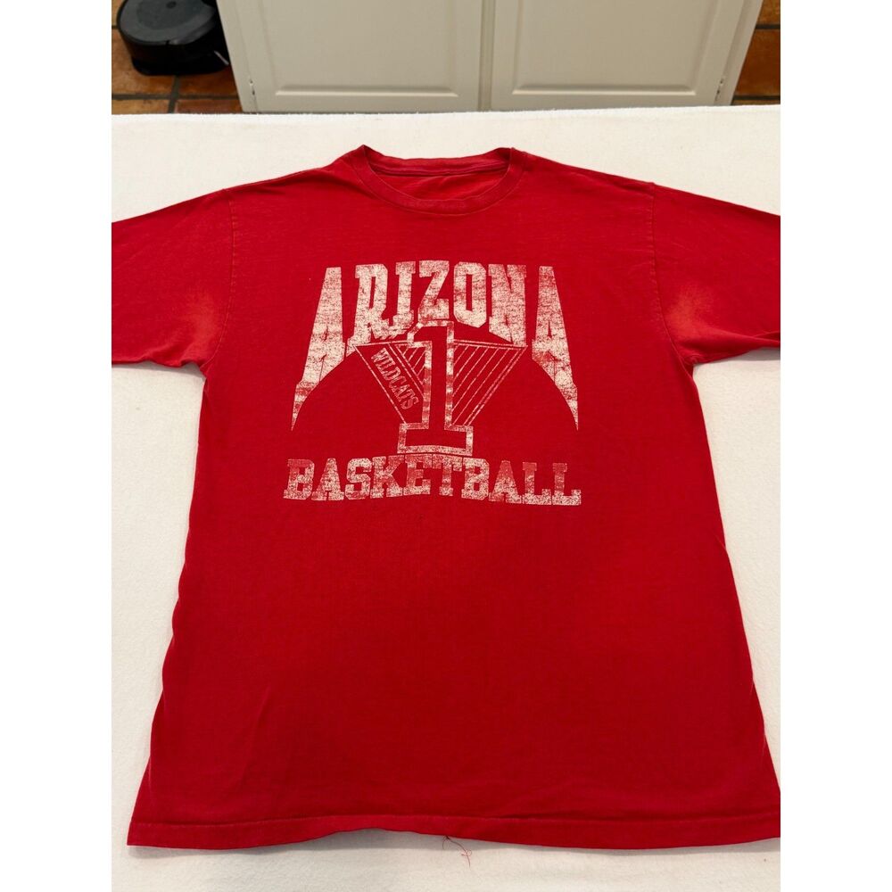 Vintage Arizona Wildcats Basketball Graphic T-Shirt